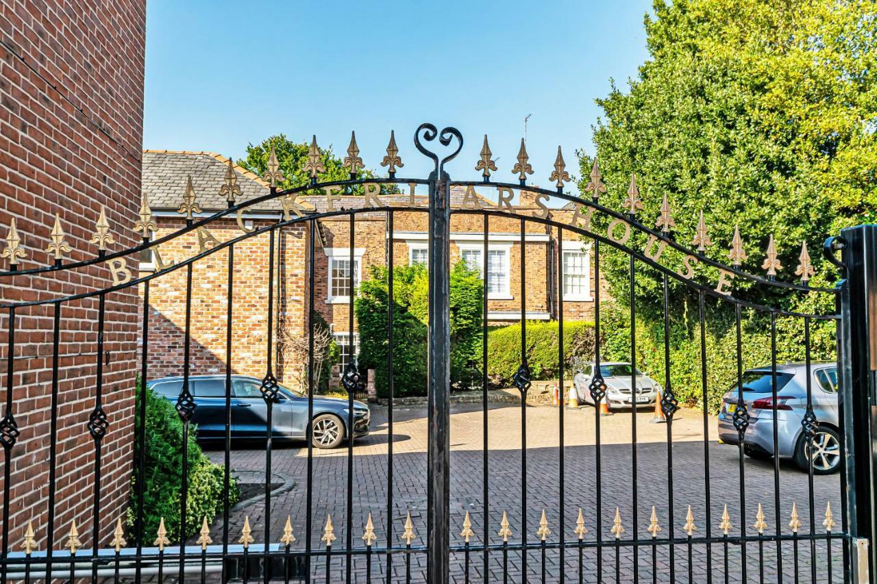 The Racecourse Garden Collection Apartment Chester Exterior photo